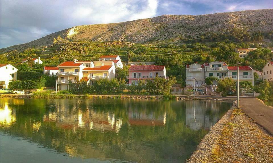 Apartmani Rija 3 Pag Town Exterior foto